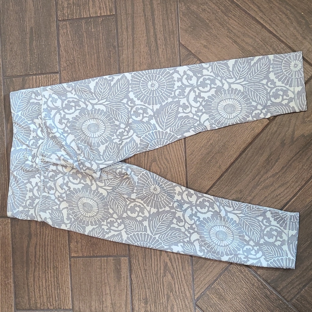 Lululemon Floral Mod Rise Crops - Picture 2 of 4